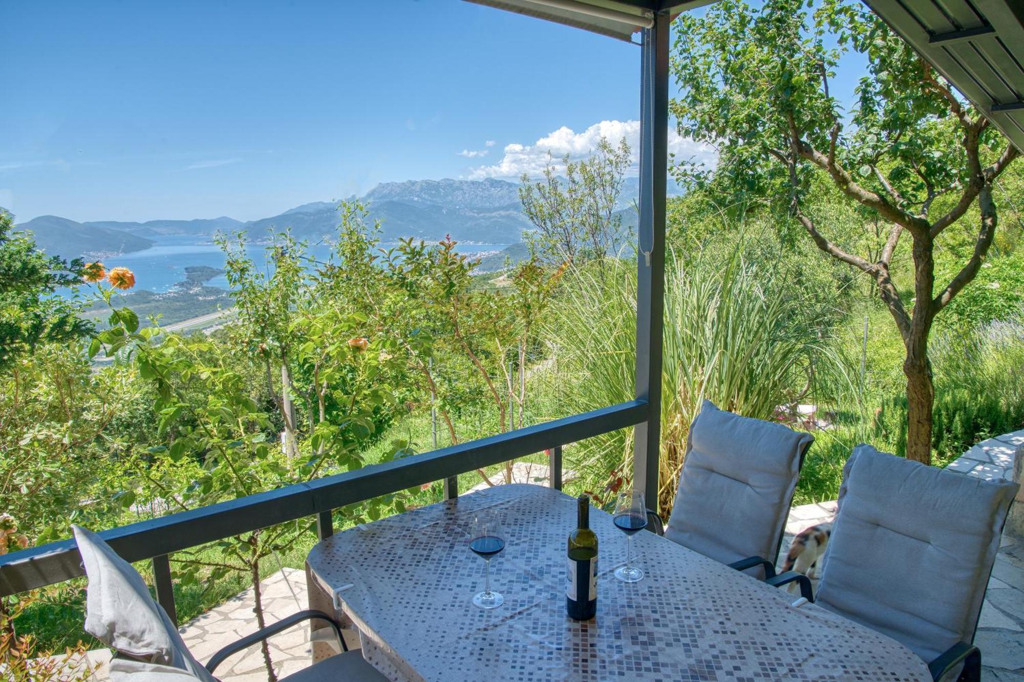 Apartment Paradise Kotor Bagian luar foto